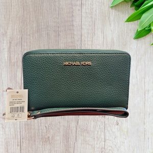 NWT Michael Kors Phone case purse, wallet. Green